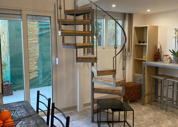 Flowers Lullaby Loft Tatil Evi Afantou