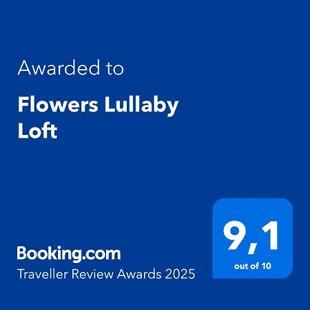 Holiday home Flowers Lullaby Loft *