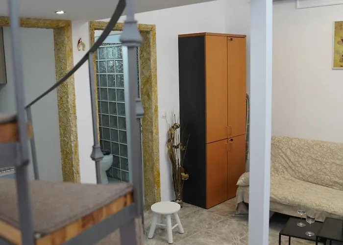 Flowers Lullaby Loft * Afandu