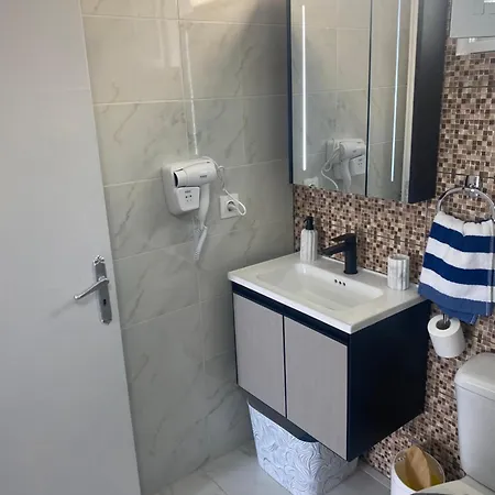 度假居 Flowers Lullaby Loft 阿凡投