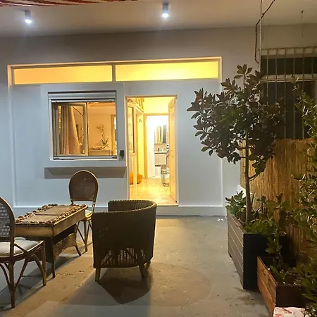 度假居 Flowers Lullaby Loft 阿凡投